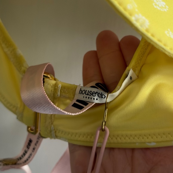 House of CB Mariposa Yellow Floral Bikini Top Size Small - Picture 7 of 10